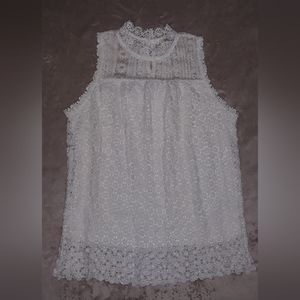 SMALL WHITE LACE "LISTICLE" BLOUSE